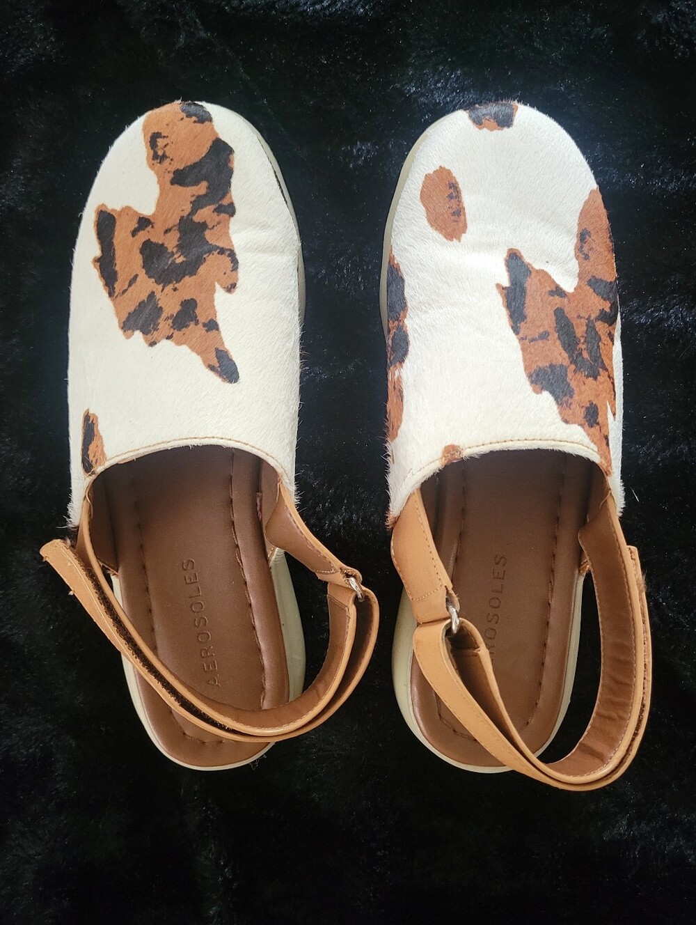 Aerosoles Cow Print Clogs Size 8